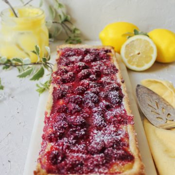 Lemon tart with tayberries, lemon curd