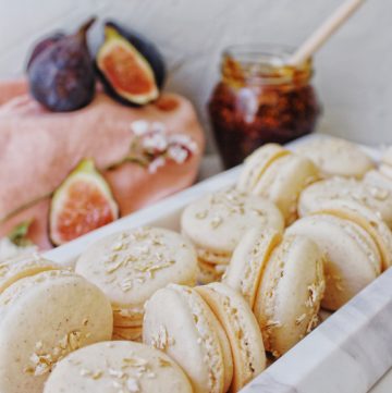 Fig cobbler macarons