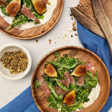 Arugula salad with figs, prosciutto, pistachio, mascarpone