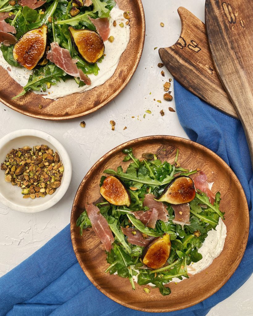 Arugula salad with figs, prosciutto, pistachio, mascarpone